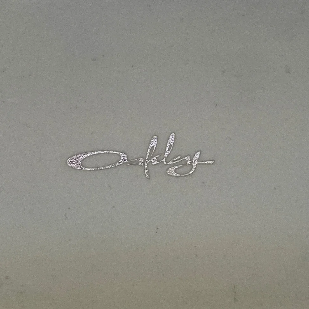 Oakley White Hard Shell Sunglasses‎ Case Embossed Logo Clamshell Protective Case